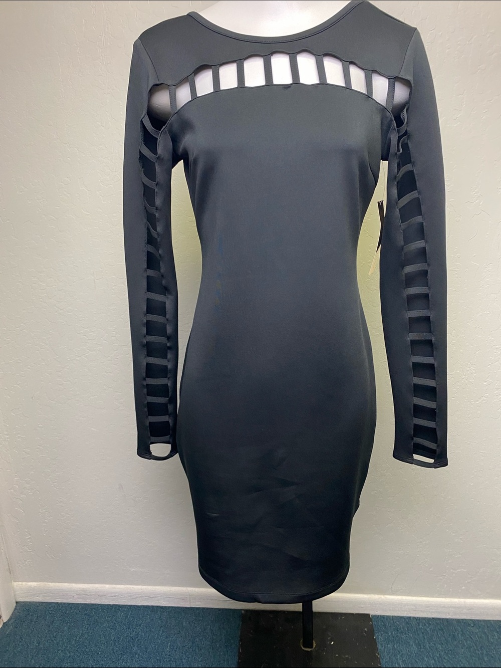 Nicki Minaj Black Ladder‑Cut Long Sleeve Bodycon Dress – Size M